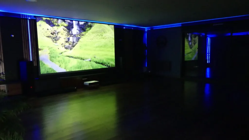 Salle Kalia Normandie — photo 22 : intérieur de la salle parquetée à Mouen